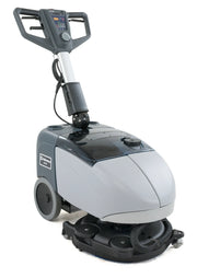 Lavadora de pavimentos Nilfisk SC351 Completa em ação, mostrando o equipamento de limpeza profissional.