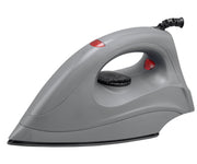 Ferro de passar a seco JVD Vesta para hotel, com alça ergonômica e base resistente, em uso em uma área de engomadoria.