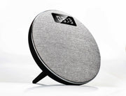Estação despertador JVD Wuze, equipamento de quarto com visor digital e design moderno para despertar eficiente.